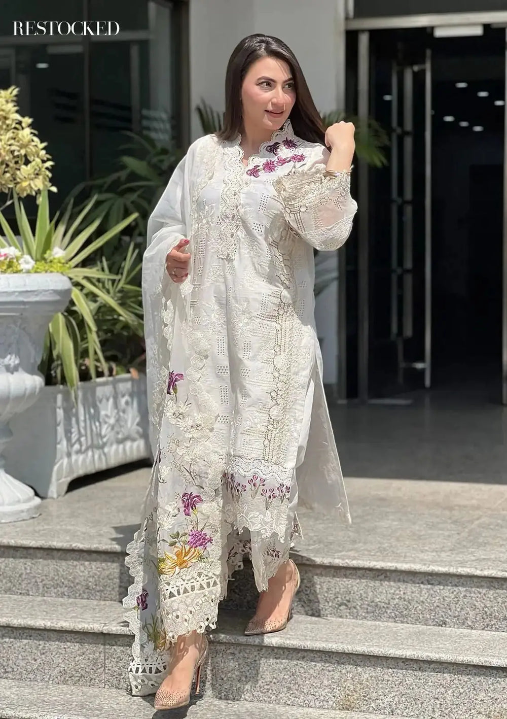 Crimson Luxury Chicken kari Suit 8478