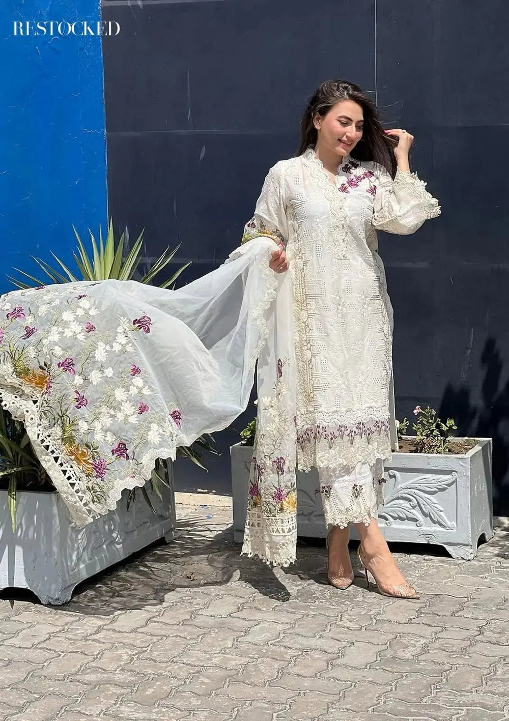 Crimson Luxury Chicken kari Suit 8478