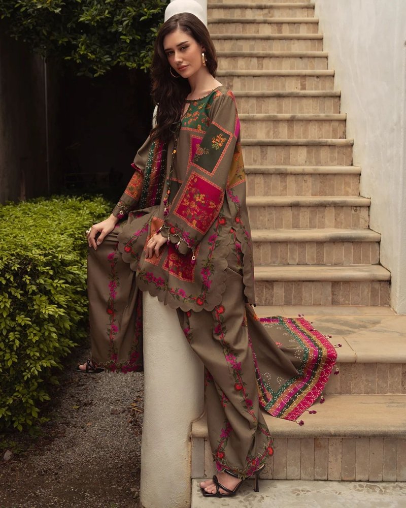 Printed Lawn Embroidered Suit 8583