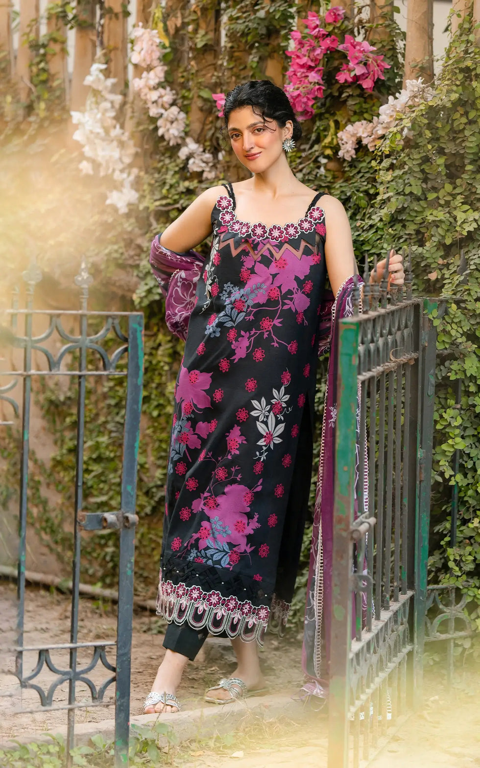 Zari Effect Lawn 8607