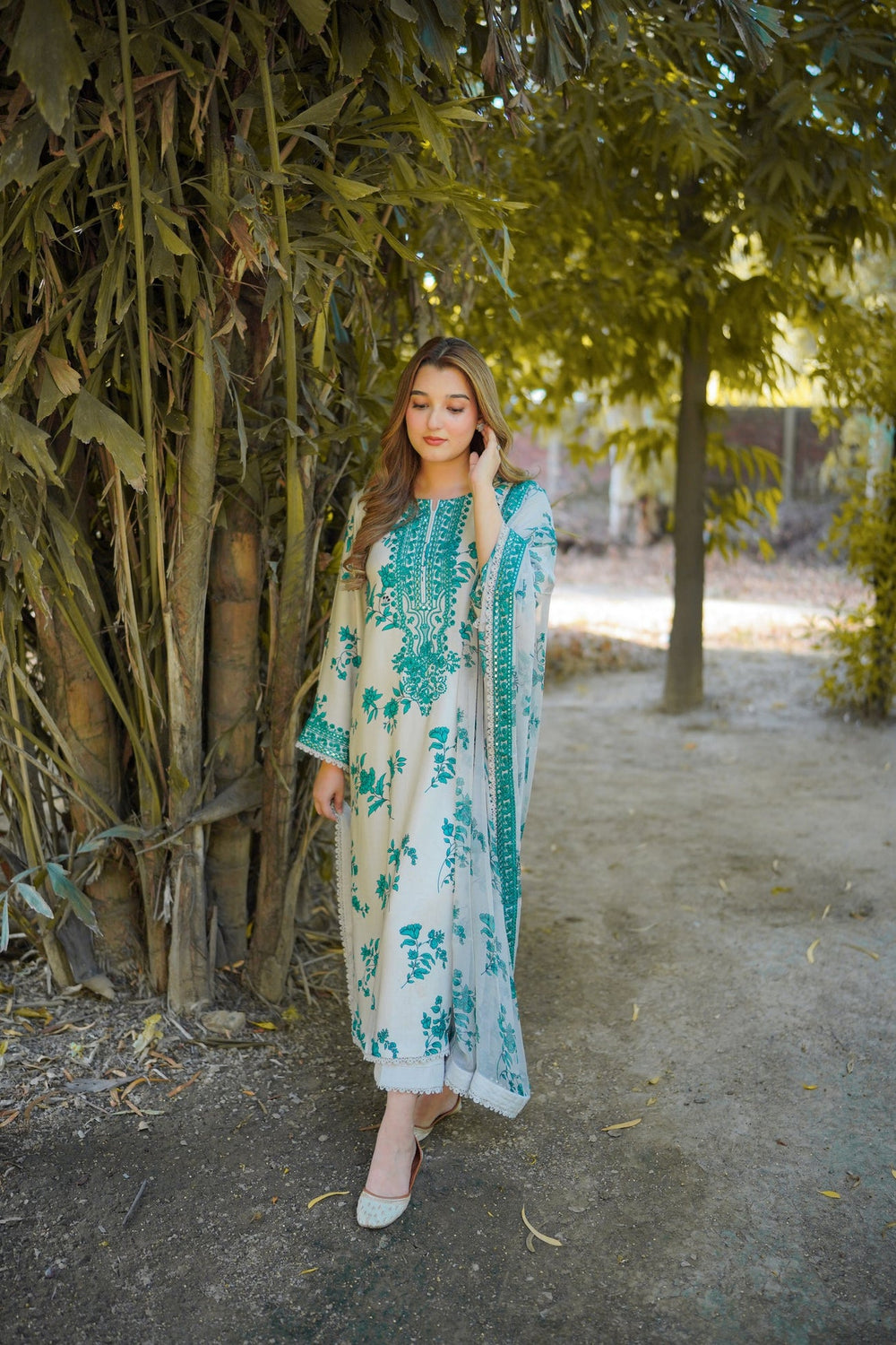 Heavy Embroidered Lawn 8597