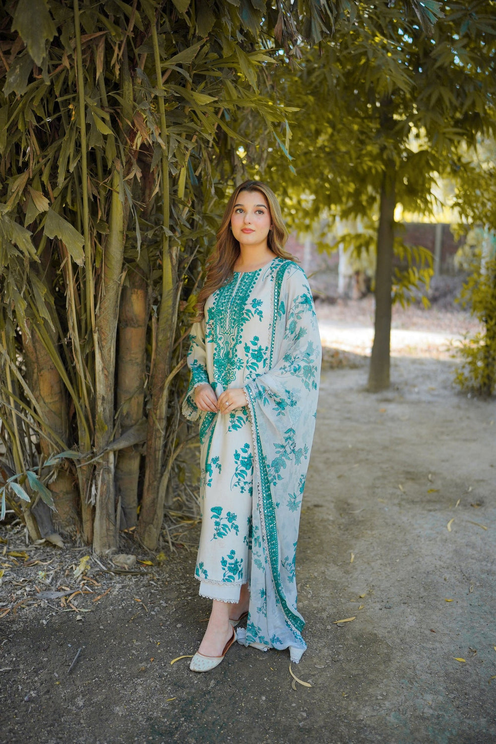 Heavy Embroidered Lawn 8597
