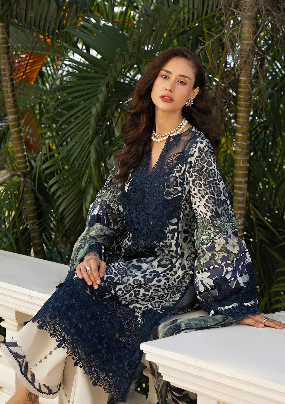 Lawn suit With chiffon Dupatta 8569