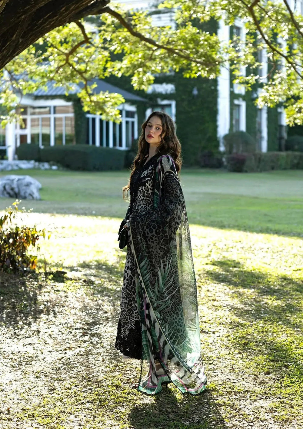 Elaf lawn suit 8510
