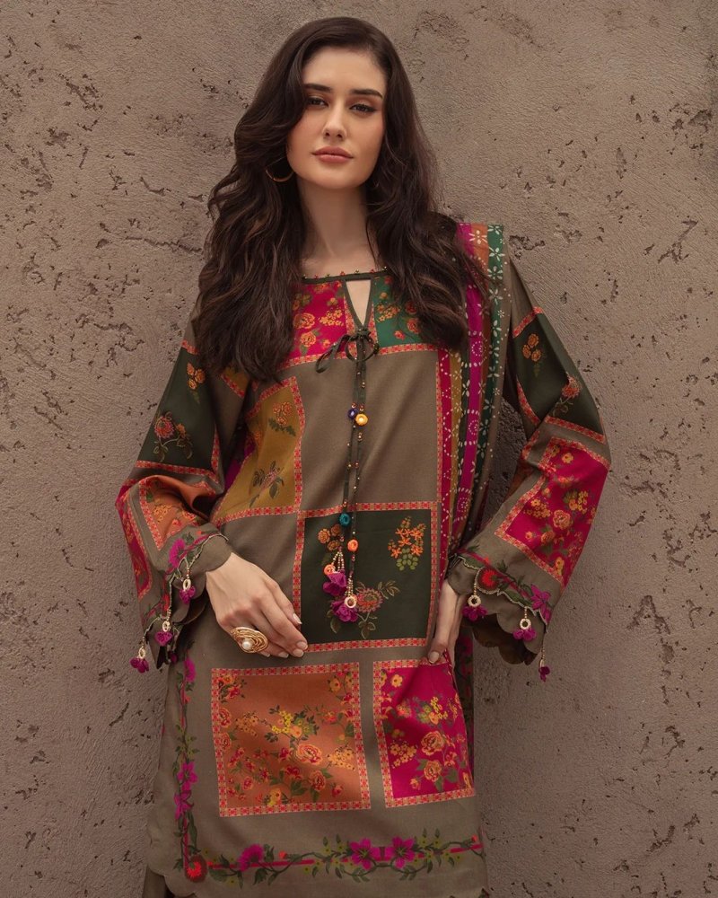 Printed Lawn Embroidered Suit 8583