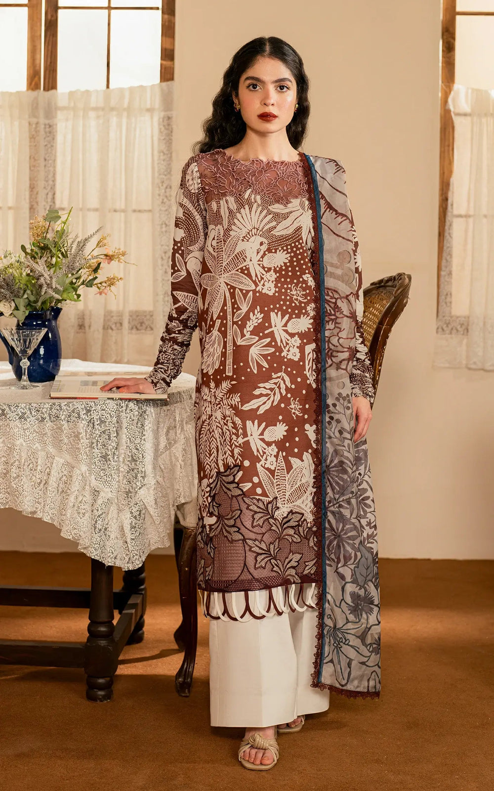 Zari Effect Lawn 8594