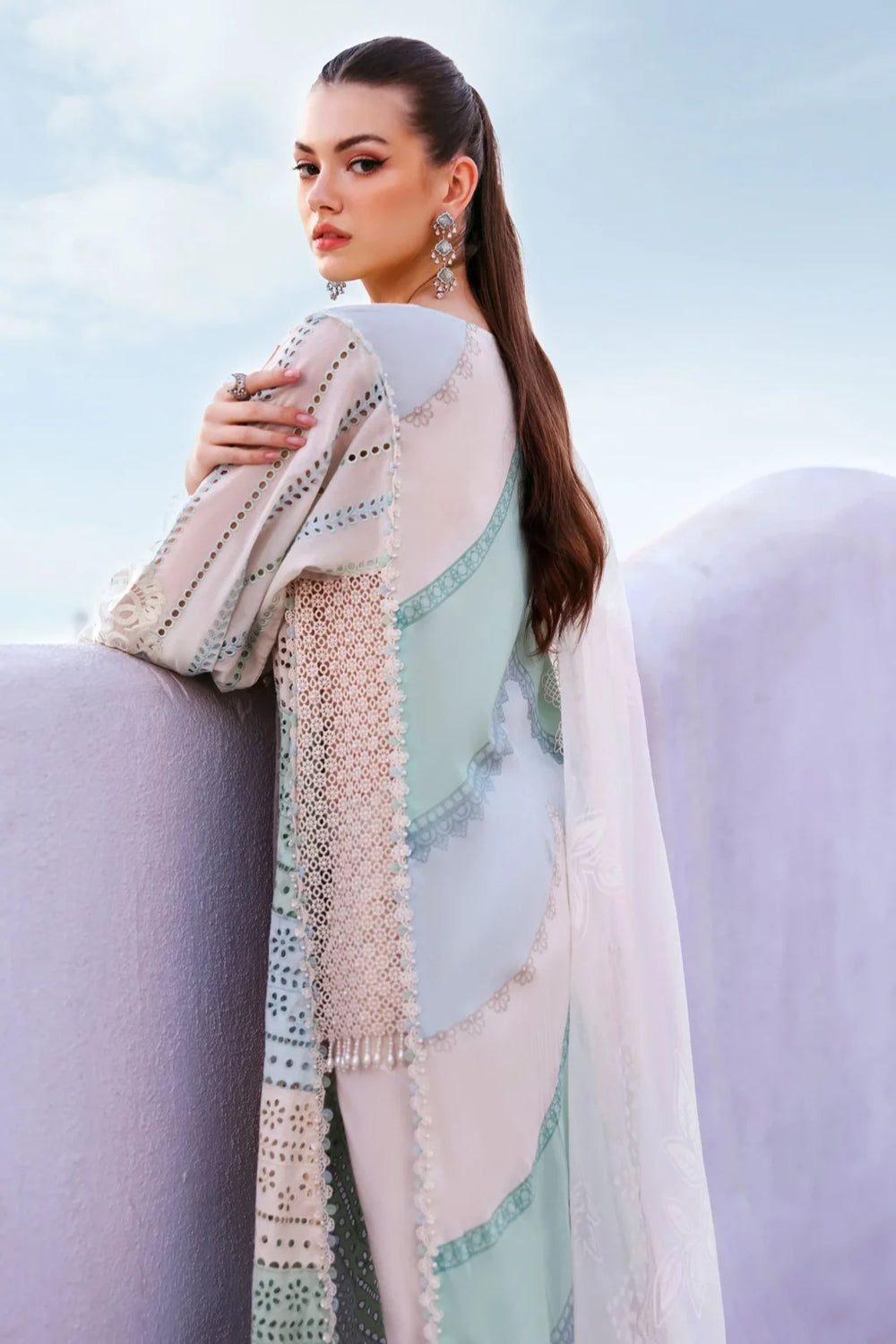 embroidered luxury lawn suit 8589