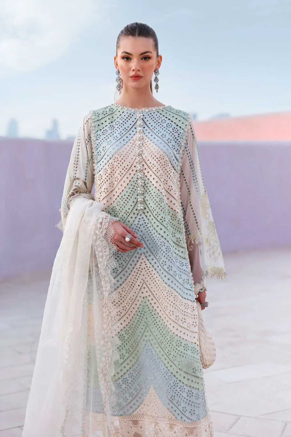 embroidered luxury lawn suit 8589