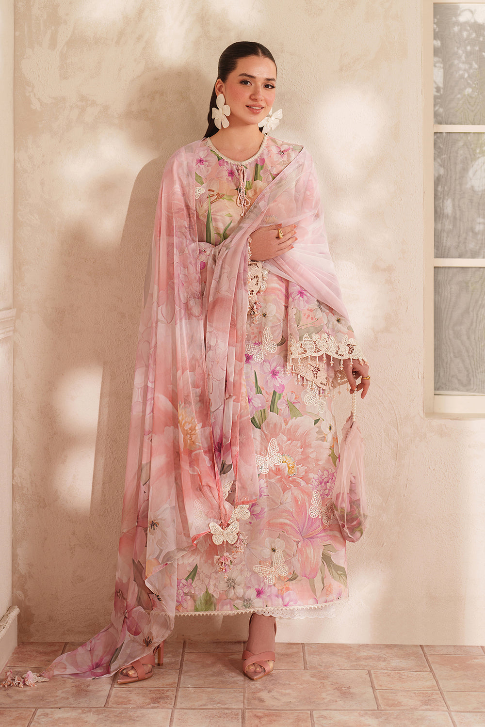 Digital Printed Lawn Embroidered Suit 8581