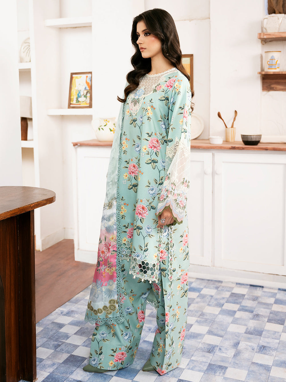 Zari Effect Lawn 8600