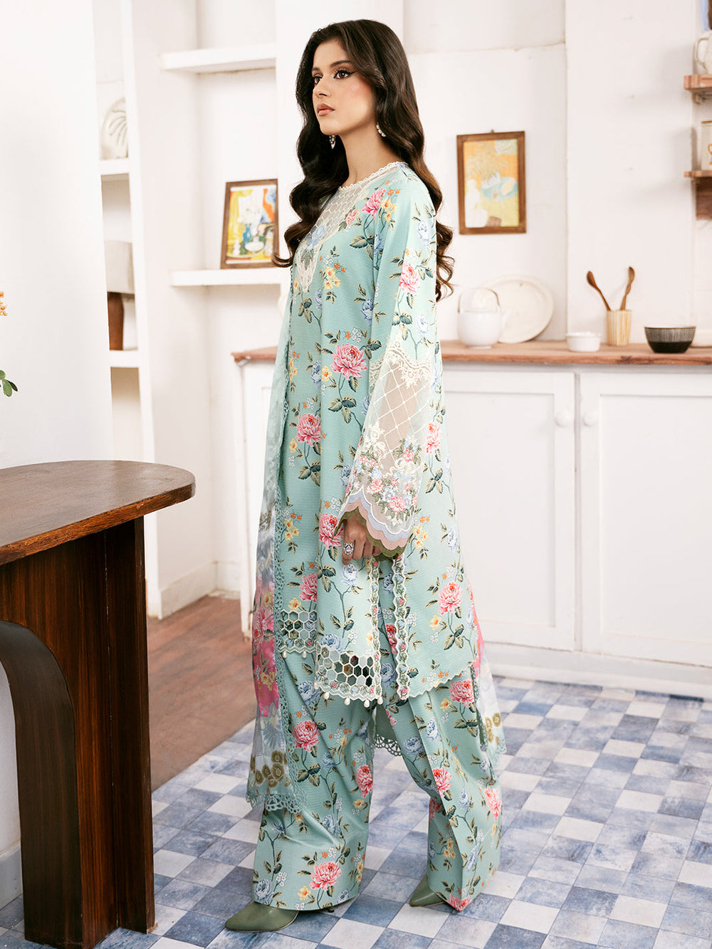 Zari Effect Lawn 8600