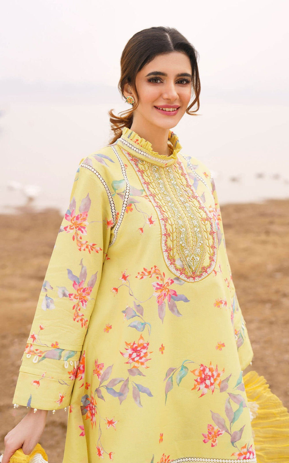 Zari Effect Lawn 8598